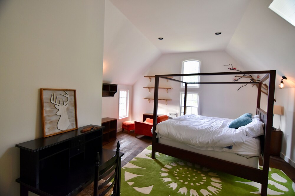 Multiple vacation rental properties managed by Northwest Island Escapes on Lopez Island